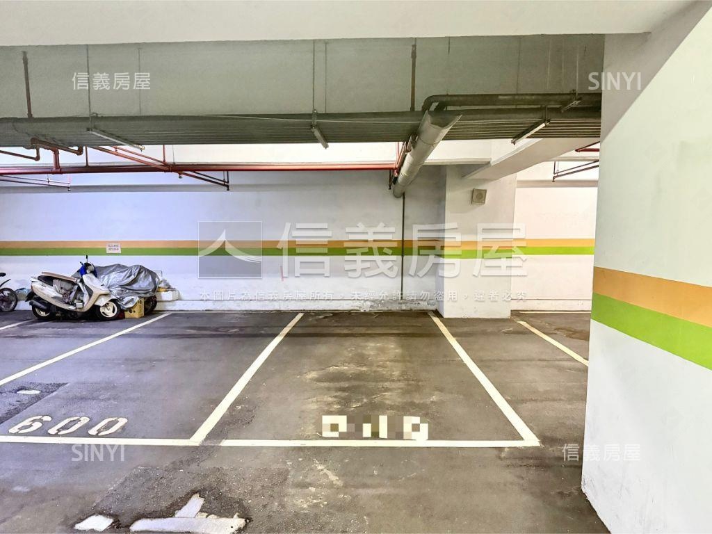 湯泉高樓面中庭３房車位房屋室內格局與周邊環境