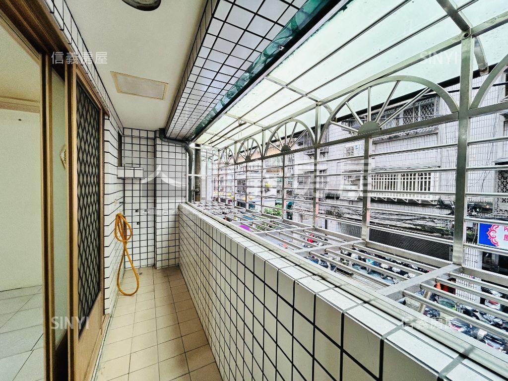 雙捷運‧長安久居電梯大宅房屋室內格局與周邊環境