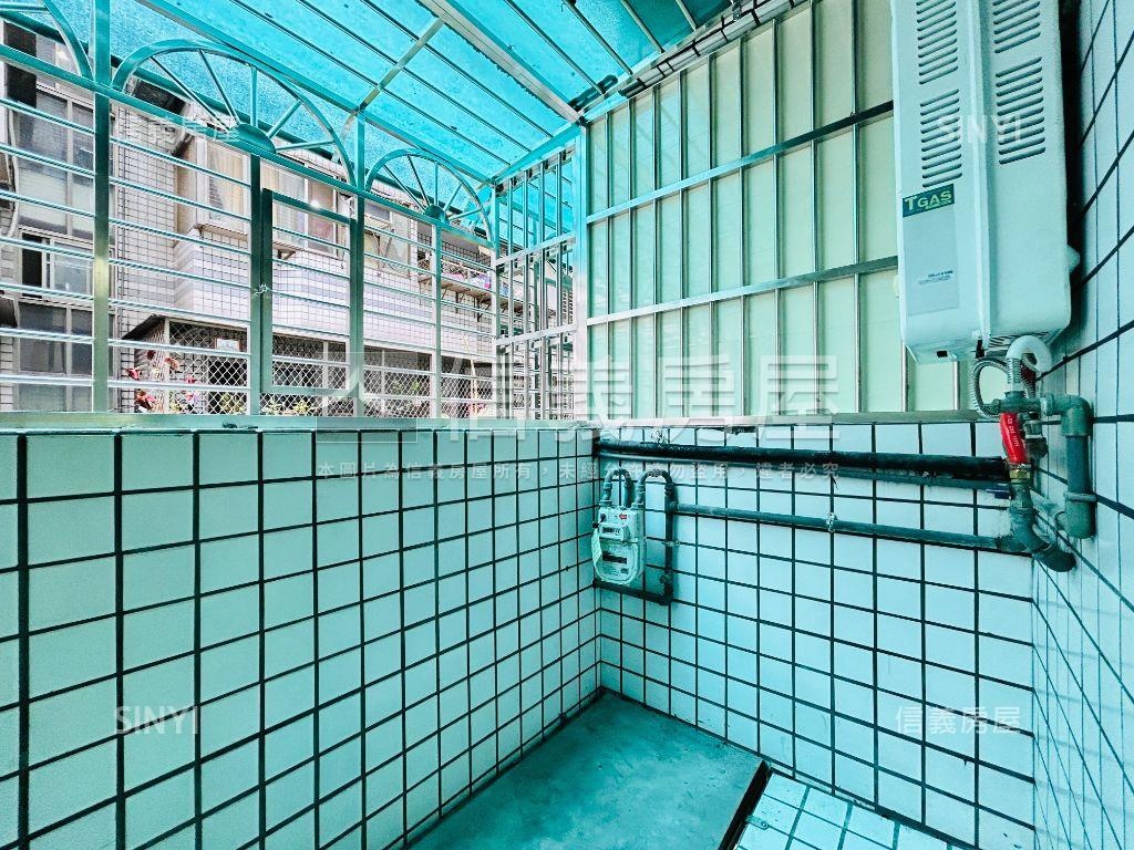雙捷運‧長安久居電梯大宅房屋室內格局與周邊環境