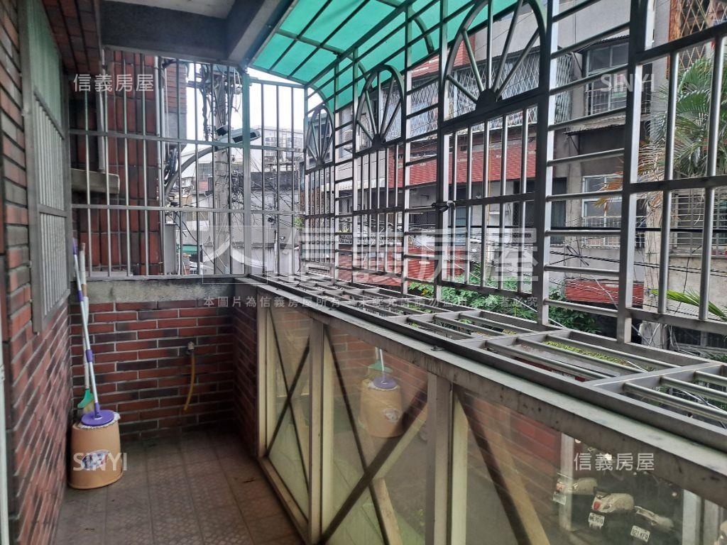 萬壽路華廈看這間房屋室內格局與周邊環境