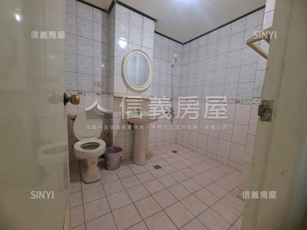 萬壽路華廈看這間房屋室內格局與周邊環境