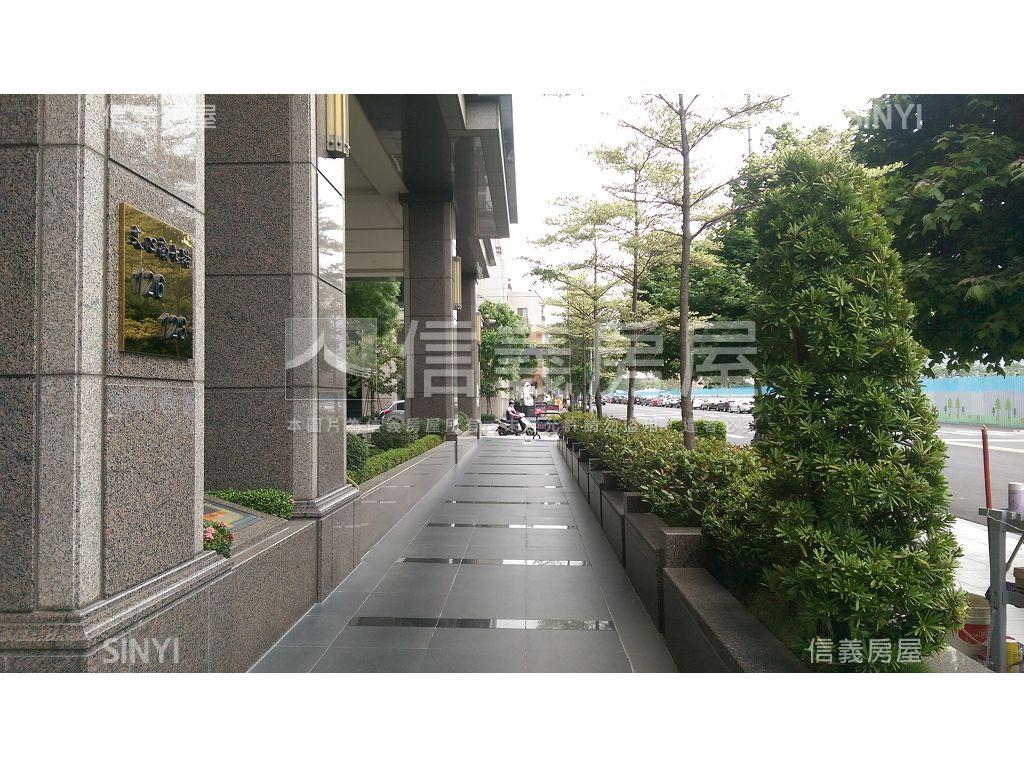 八期海悅朝南合併戶三平車房屋室內格局與周邊環境