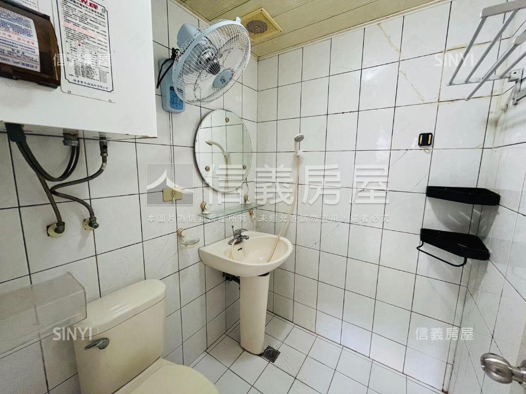 走路大潤發龐畢度邊間套房房屋室內格局與周邊環境