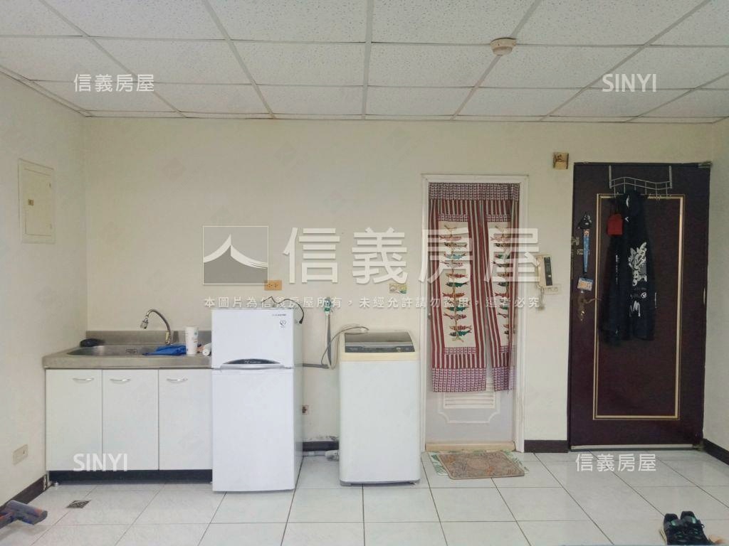 走路大潤發龐畢度邊間套房房屋室內格局與周邊環境