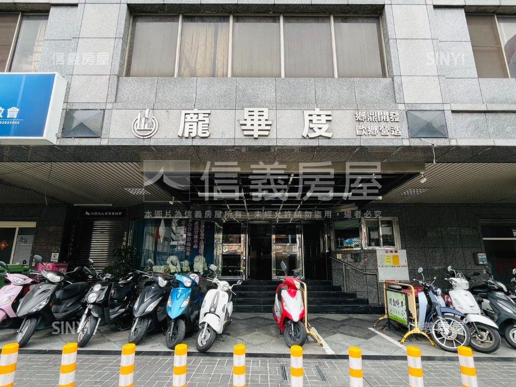 走路大潤發龐畢度邊間套房房屋室內格局與周邊環境