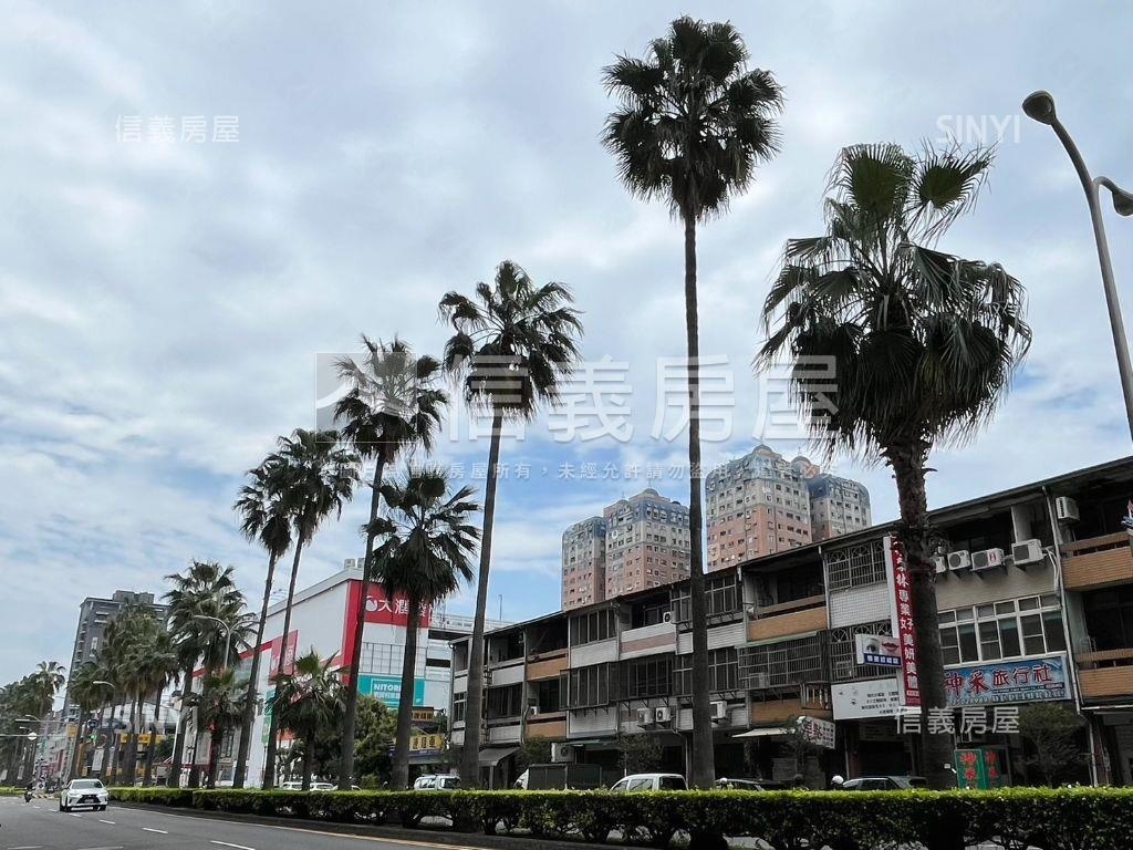 走路大潤發龐畢度邊間套房房屋室內格局與周邊環境
