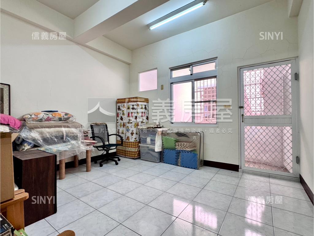 近巨蛋黃金地段活巷透店房屋室內格局與周邊環境