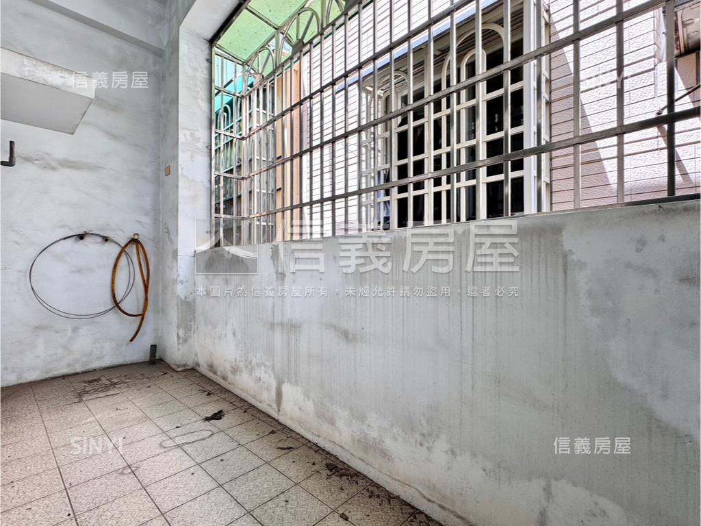 近巨蛋黃金地段活巷透店房屋室內格局與周邊環境