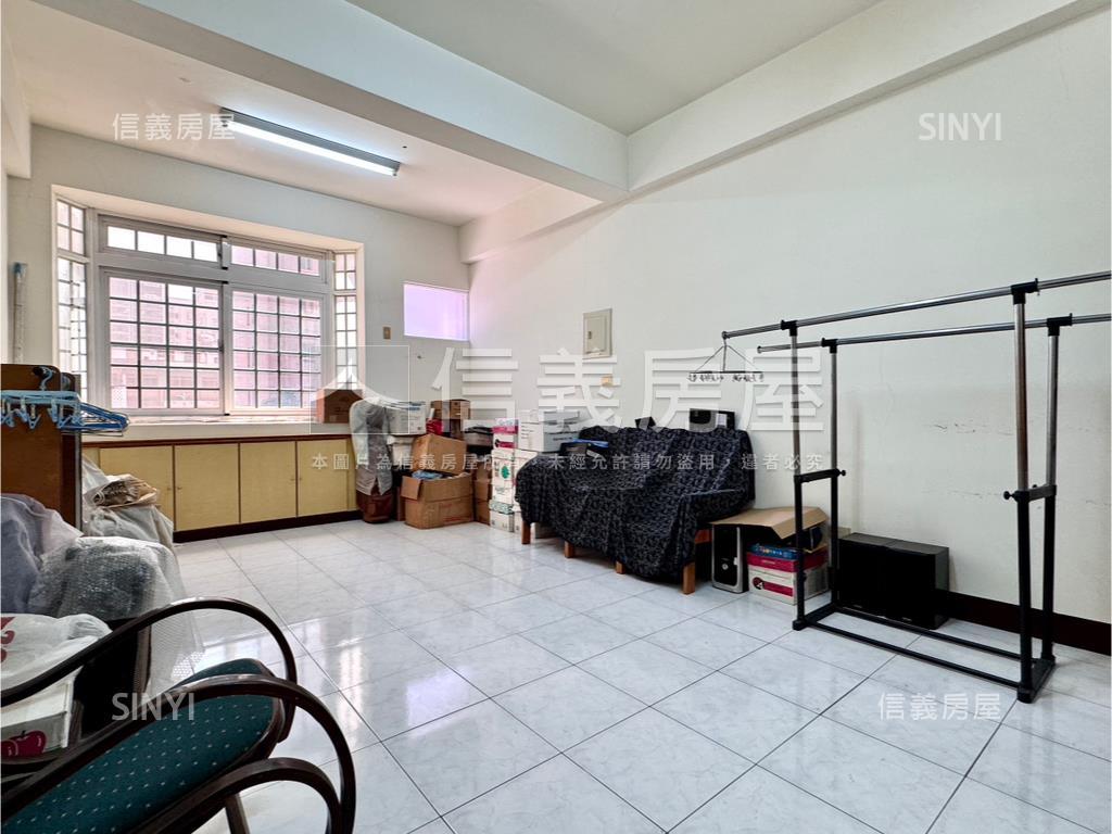 近巨蛋黃金地段活巷透店房屋室內格局與周邊環境