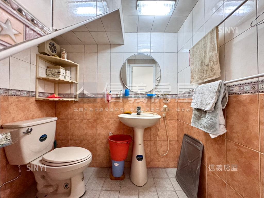 近巨蛋黃金地段活巷透店房屋室內格局與周邊環境