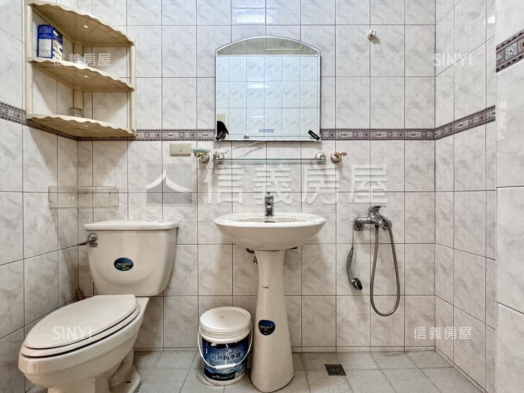 近巨蛋黃金地段活巷透店房屋室內格局與周邊環境