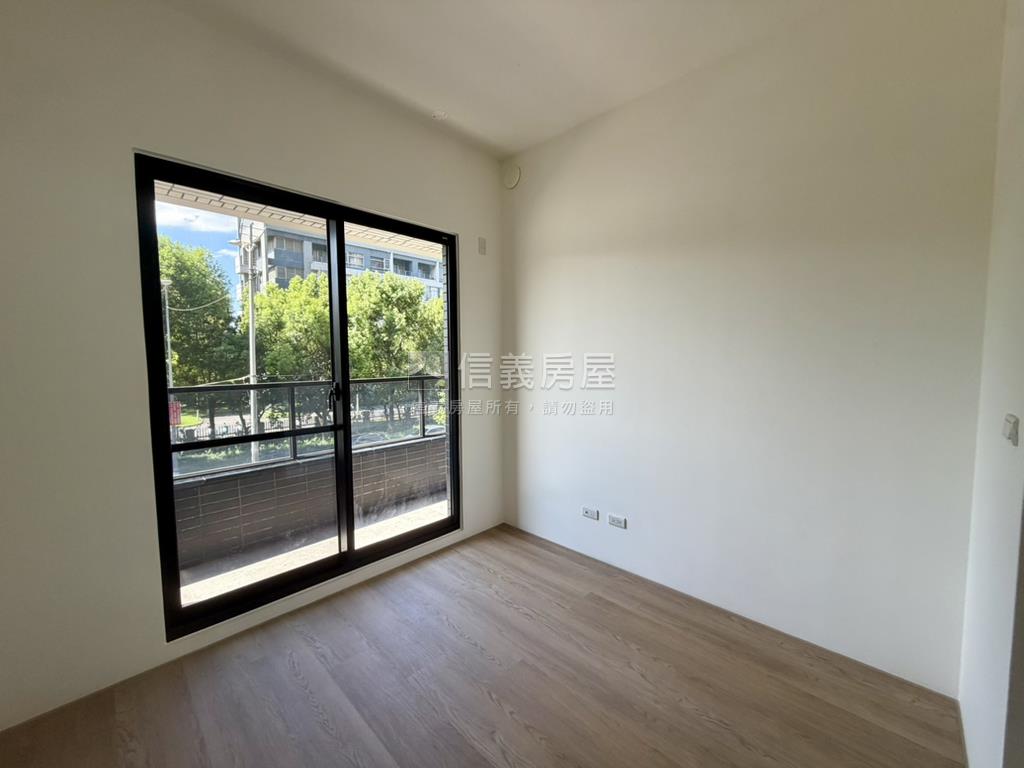 德友植仁露臺戶房屋室內格局與周邊環境