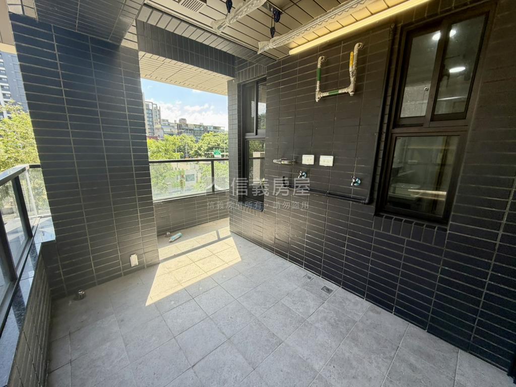 德友植仁露臺戶房屋室內格局與周邊環境