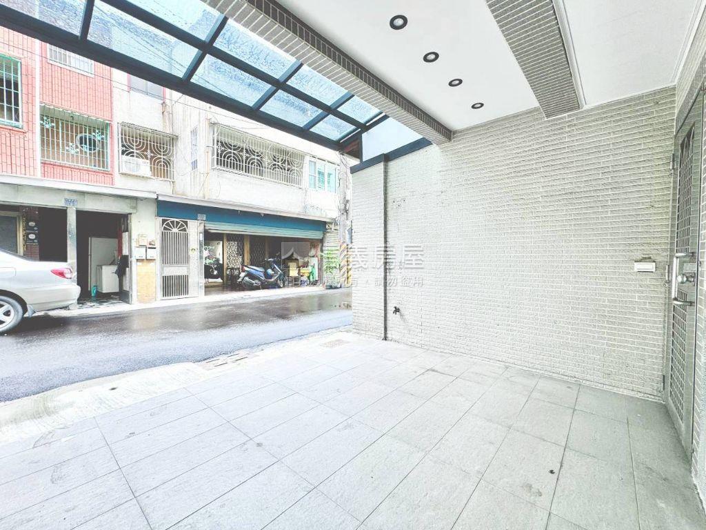 楠梓正街質感美透天別墅房屋室內格局與周邊環境