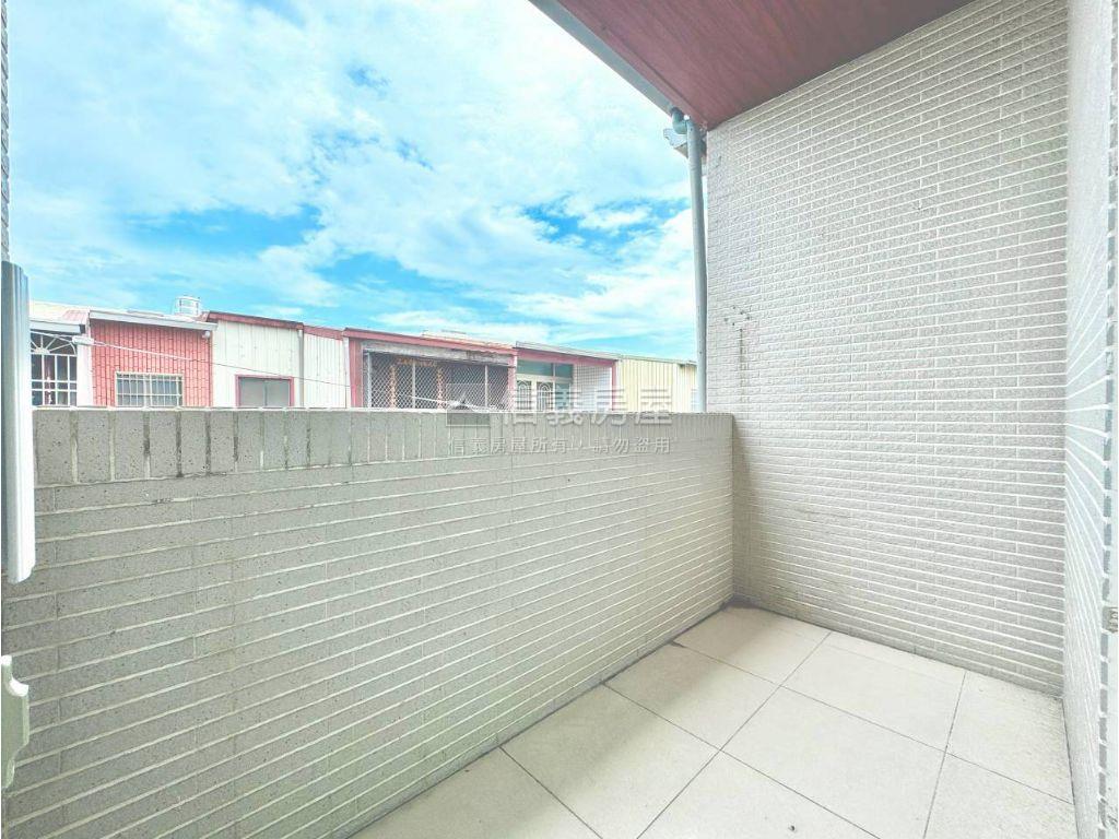 楠梓正街質感美透天別墅房屋室內格局與周邊環境