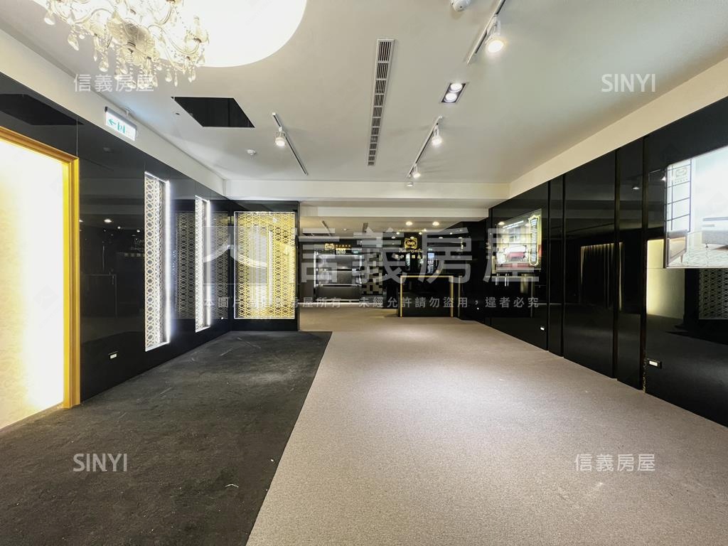 四號公園黃金挑高店面房屋室內格局與周邊環境