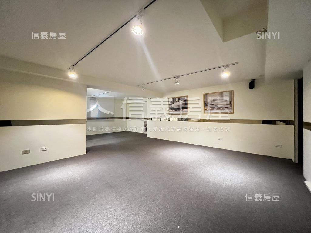 四號公園黃金挑高店面房屋室內格局與周邊環境