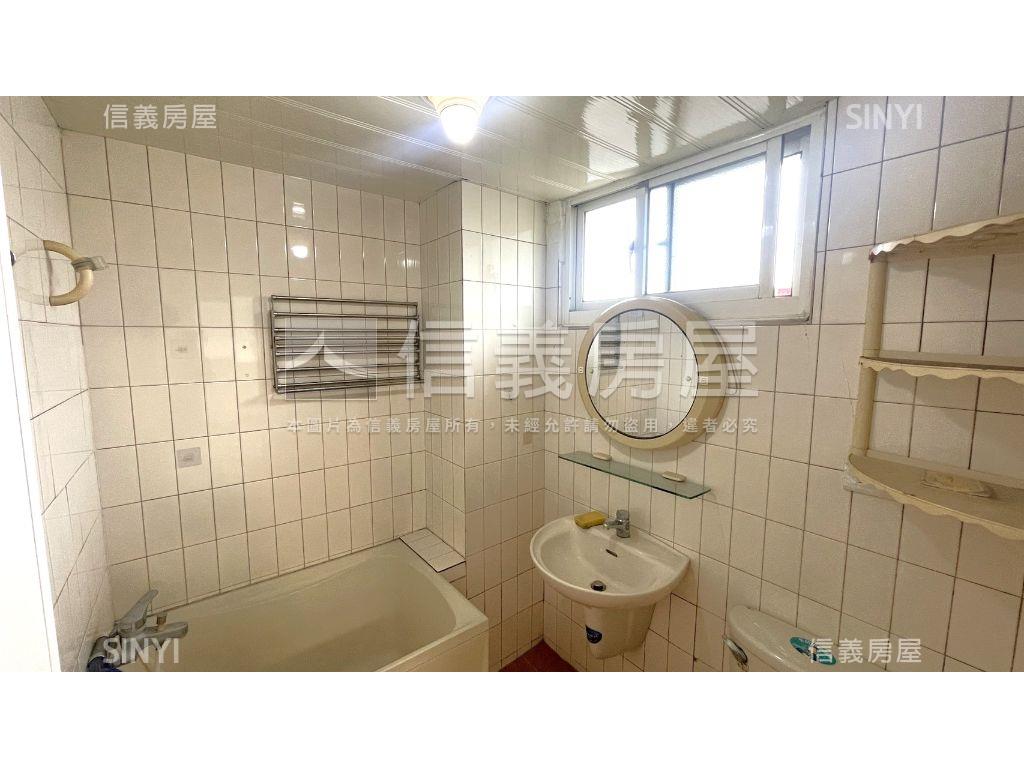 大巨蛋★邊間採光三房電梯房屋室內格局與周邊環境
