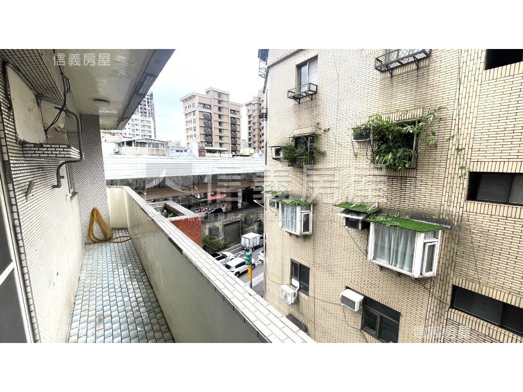 大巨蛋★邊間採光三房電梯房屋室內格局與周邊環境