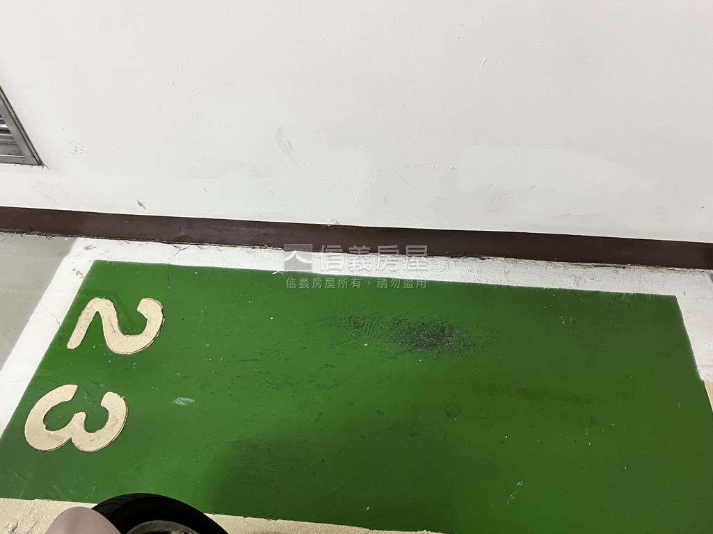 公園旁三面採光大三房平車房屋室內格局與周邊環境