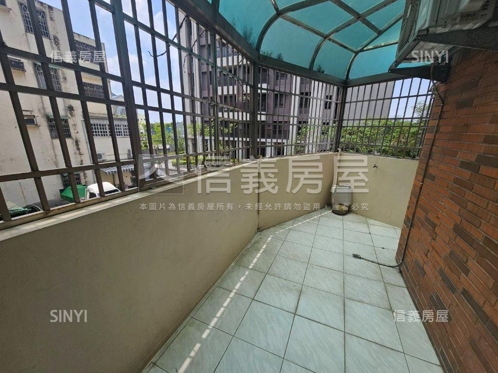 近大華國中大３房車位美屋房屋室內格局與周邊環境