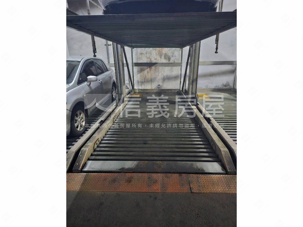 近大華國中大３房車位美屋房屋室內格局與周邊環境