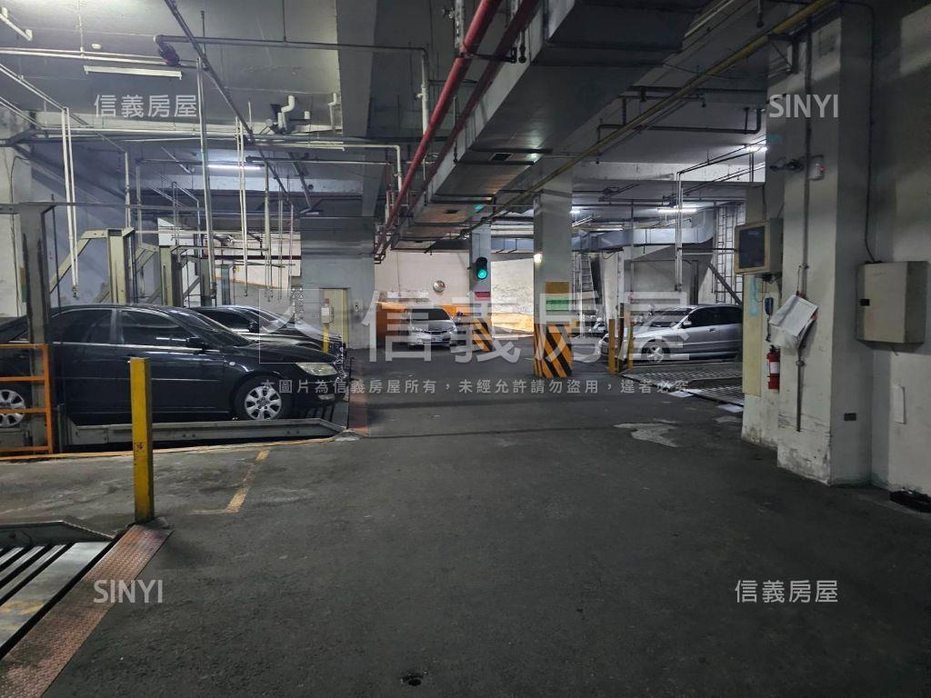 近大華國中大３房車位美屋房屋室內格局與周邊環境