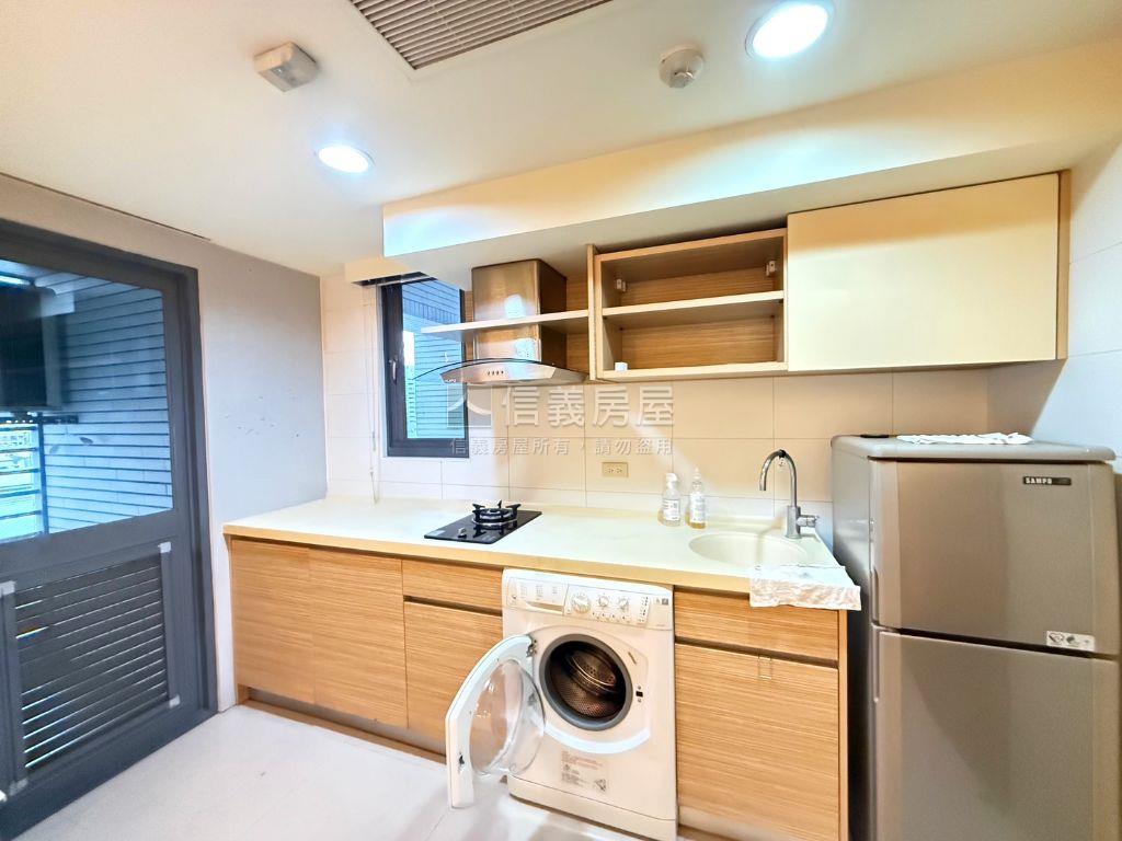 先看我這間康朵一房附車位房屋室內格局與周邊環境