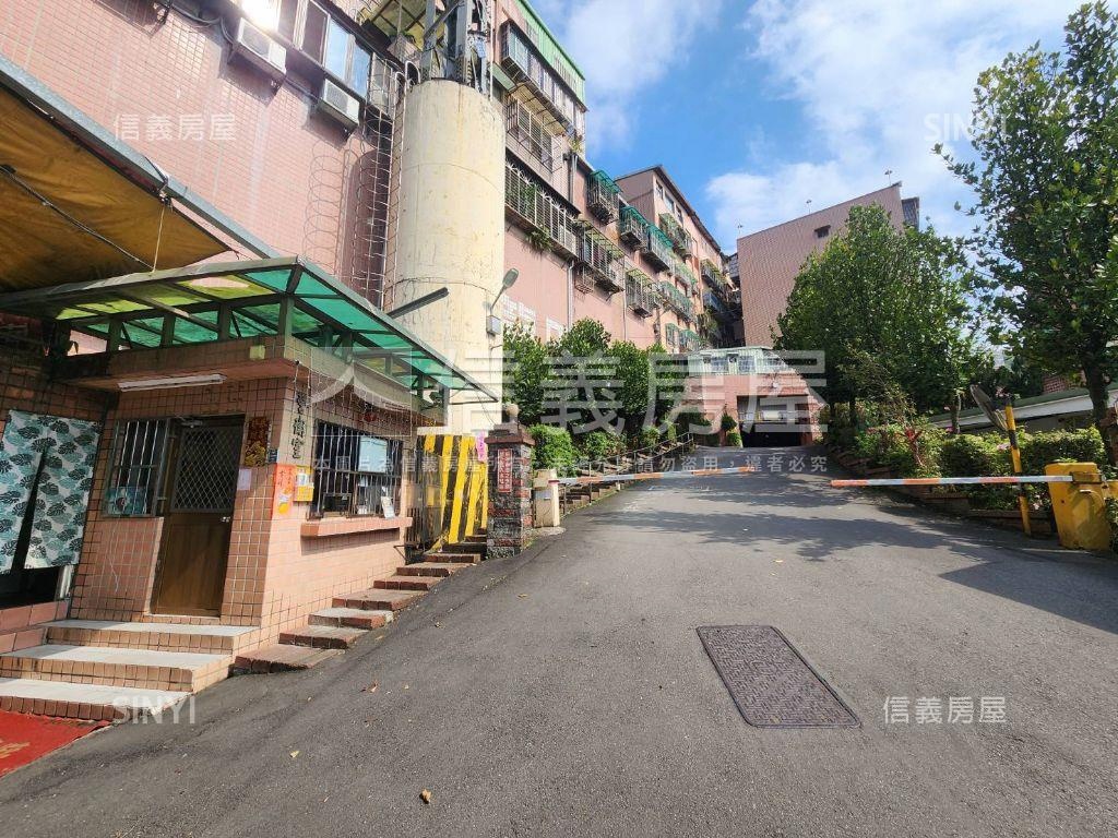 稀有邊間捷運一樓房屋室內格局與周邊環境