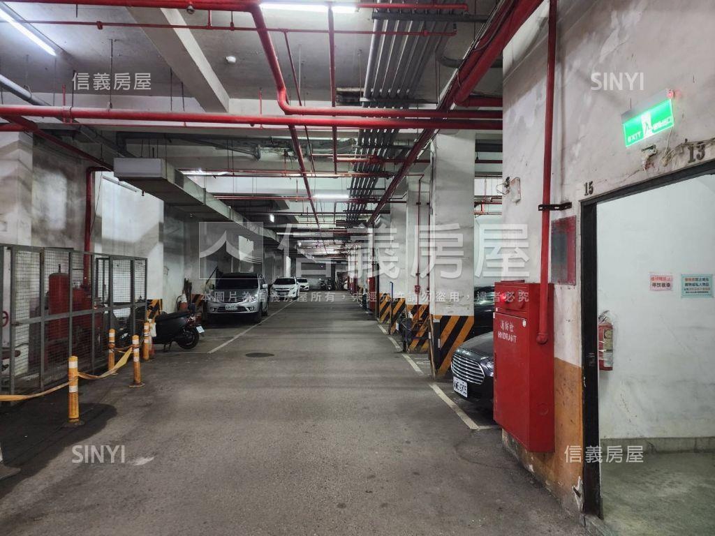 稀有邊間捷運一樓房屋室內格局與周邊環境
