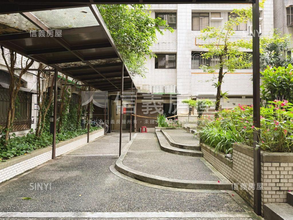 康和御花園大四房誠意出售房屋室內格局與周邊環境