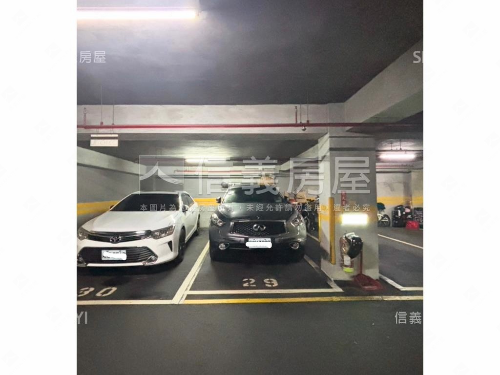 稀有秀朗靜園４房車位房屋室內格局與周邊環境