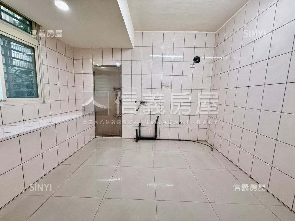 邊間２樓四房美寓大空間房屋室內格局與周邊環境