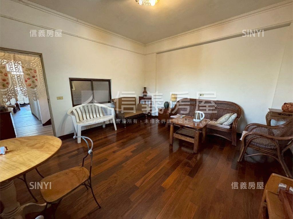 民雄菁埔邊間庭院透天房屋室內格局與周邊環境