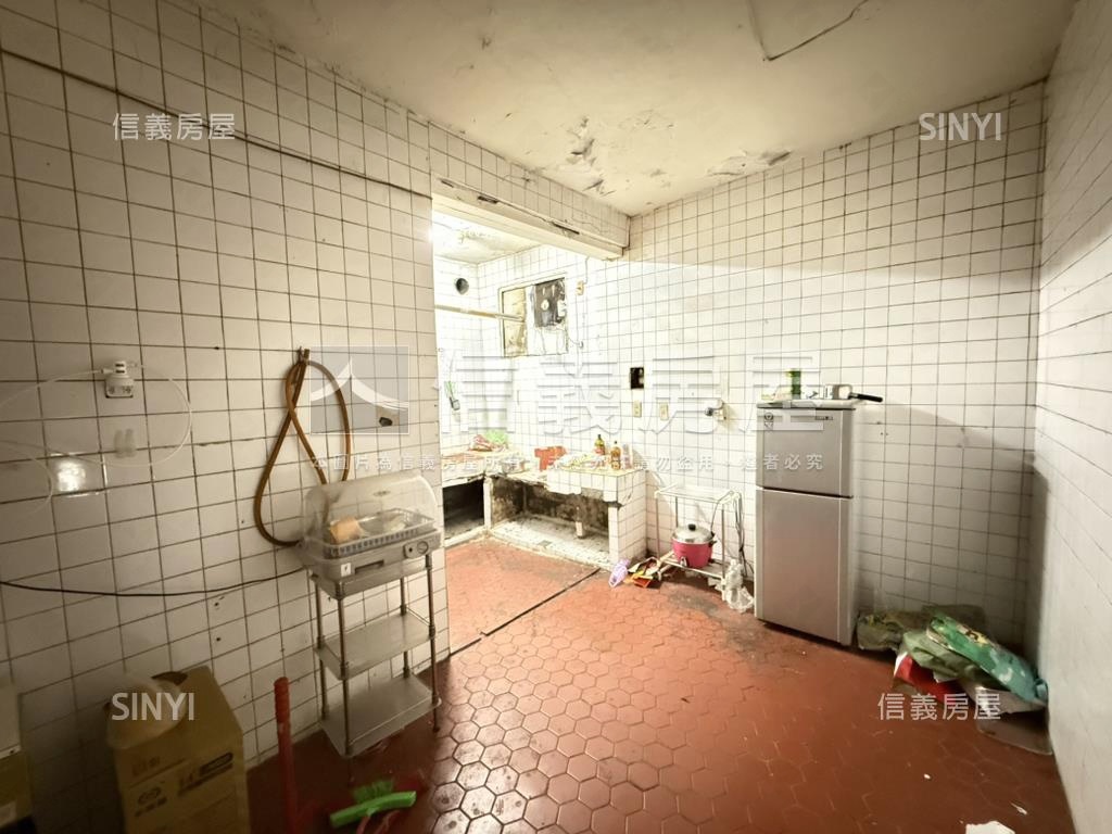 仁愛鬧市金透店房屋室內格局與周邊環境