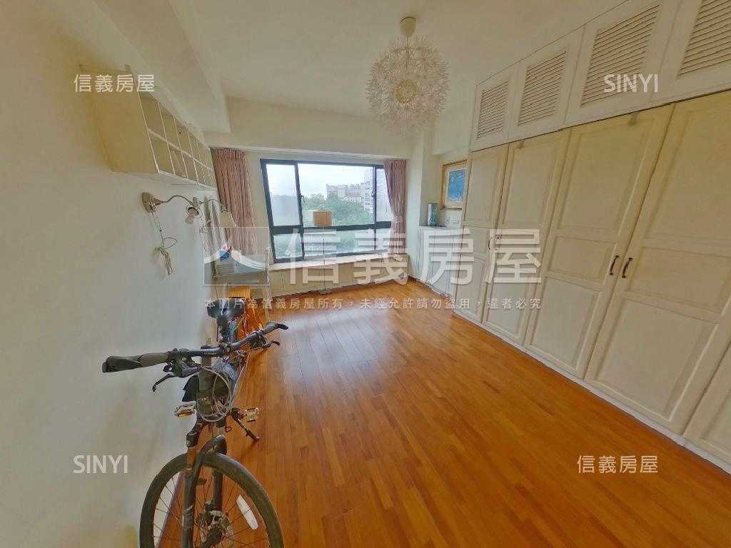 民權經典＊面公園四房車位房屋室內格局與周邊環境