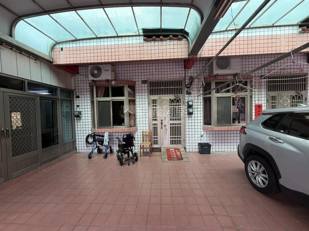 低總價角間獨棟有車庫透天房屋室內格局與周邊環境