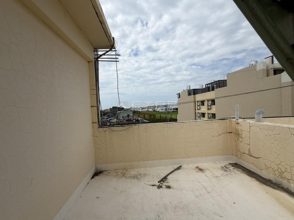 低總價角間獨棟有車庫透天房屋室內格局與周邊環境