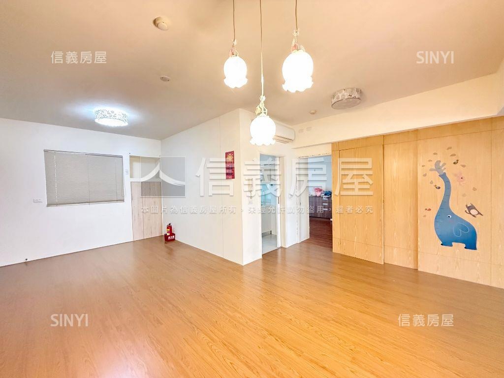 近雙百貨幸運七美屋附車位房屋室內格局與周邊環境