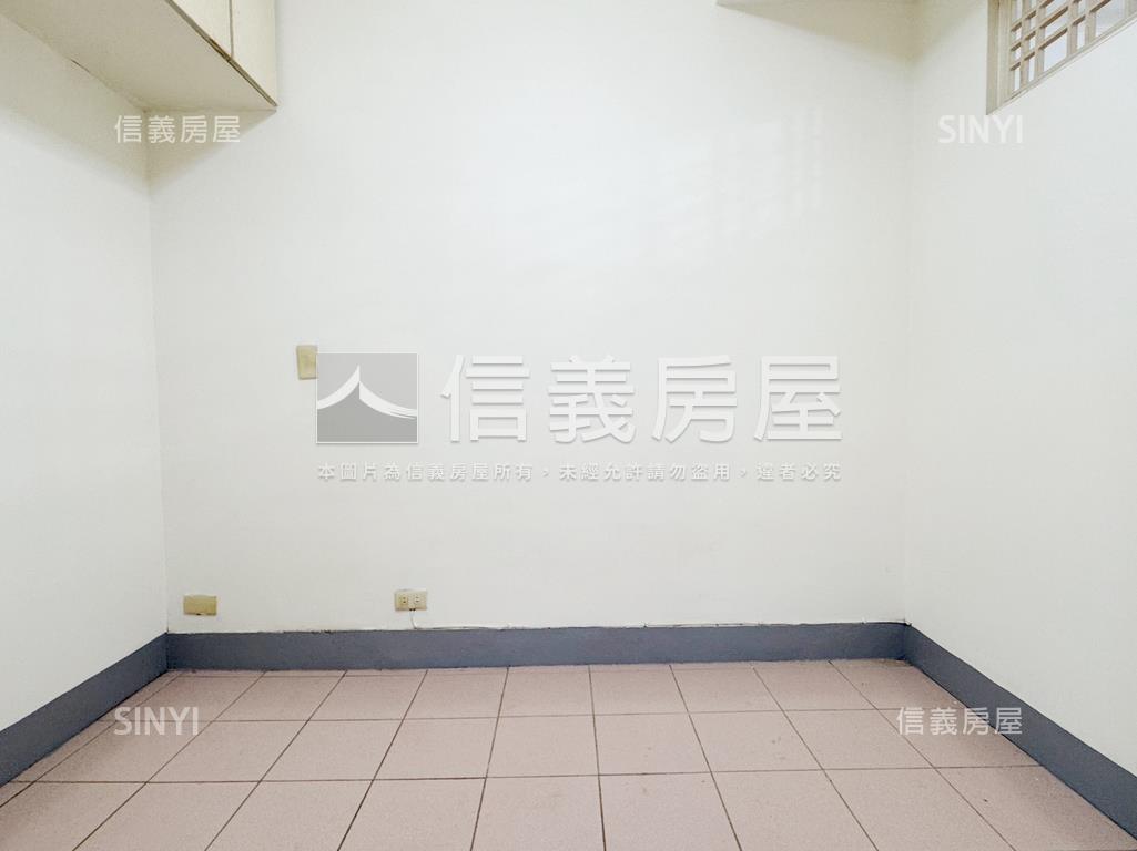 邊間公寓三樓房屋室內格局與周邊環境
