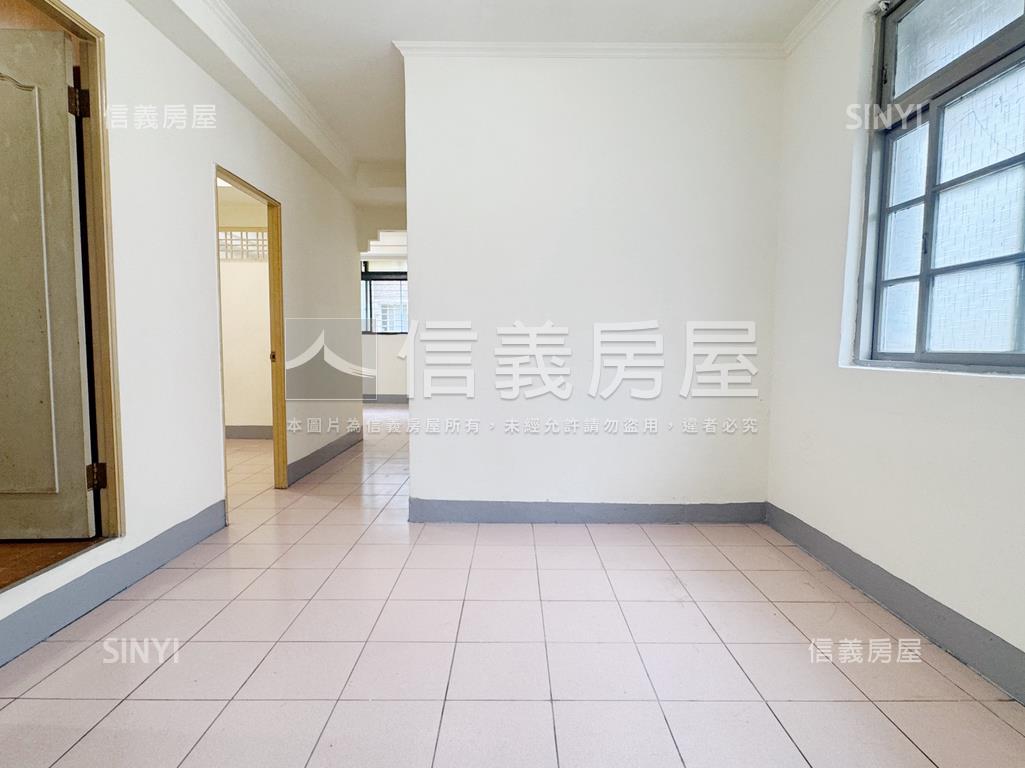邊間公寓三樓房屋室內格局與周邊環境