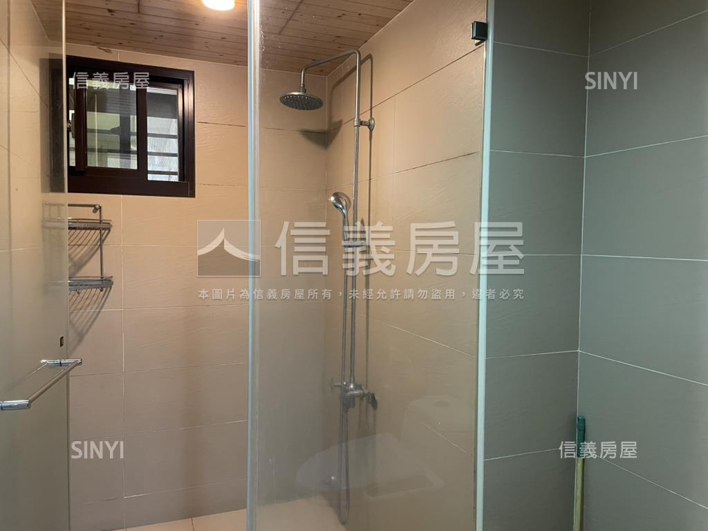 新北高中旁四房平面車位房屋室內格局與周邊環境