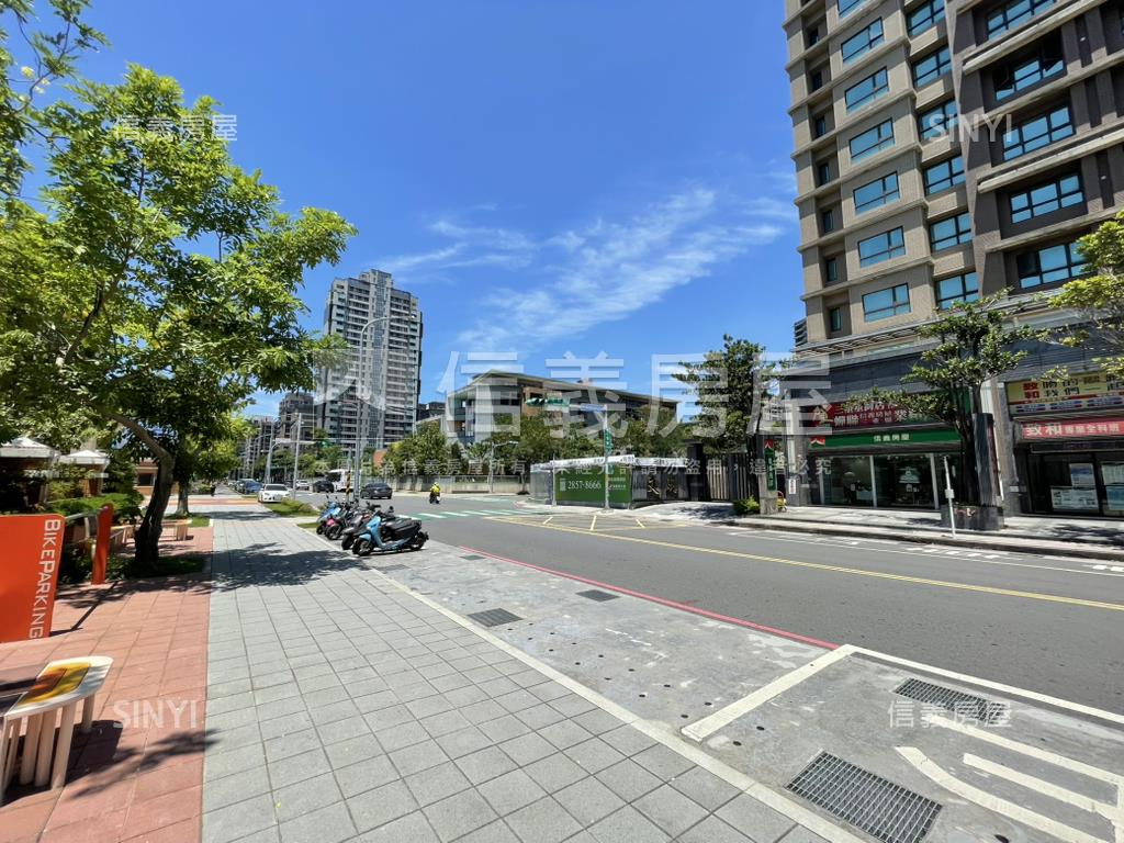 新北高中旁四房平面車位房屋室內格局與周邊環境