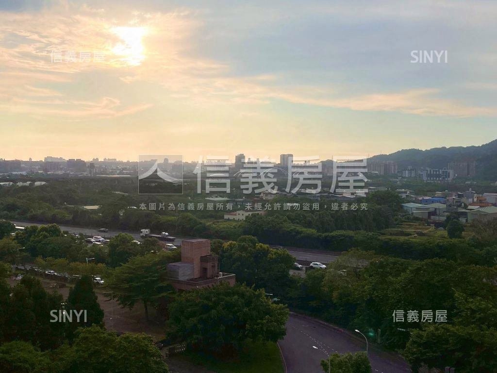 榮耀聖城＊晨曦二房車位房屋室內格局與周邊環境