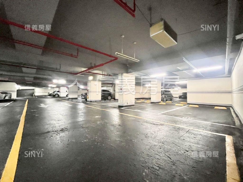 榮耀聖城＊晨曦二房車位房屋室內格局與周邊環境