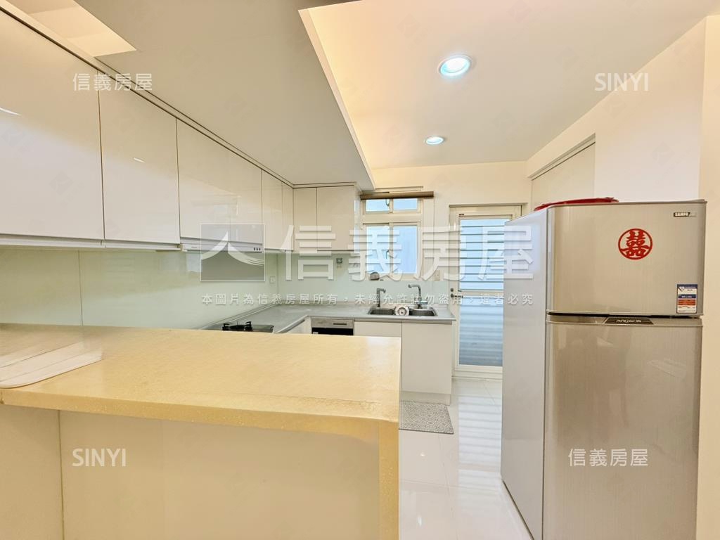裕隆城時尚裝潢大坪數美屋房屋室內格局與周邊環境