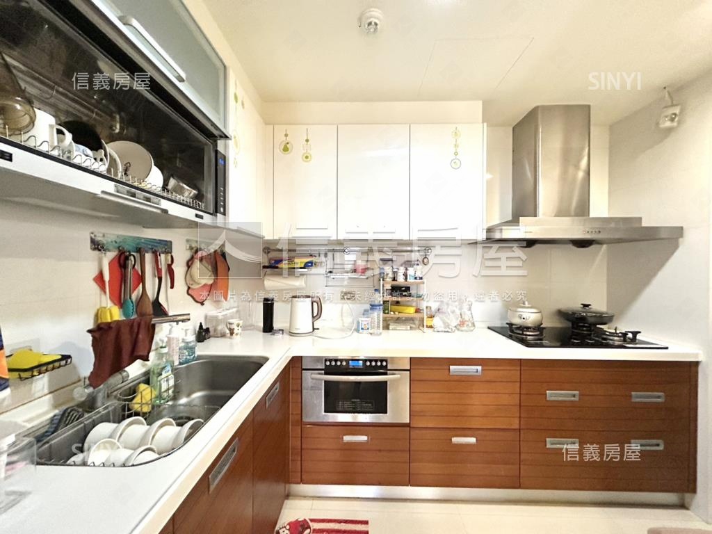 八期先得月公園視野雙車位房屋室內格局與周邊環境