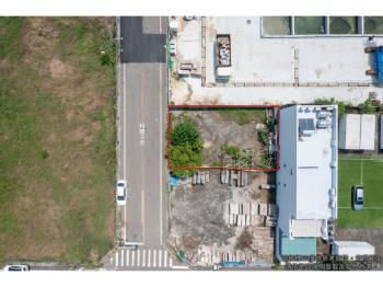 州南面寬約１０米方正地