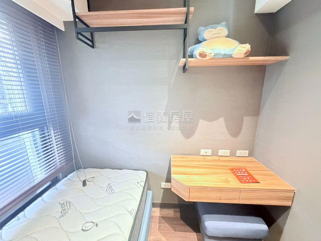 稀有Ａ棟太陽電梯兩房車位房屋室內格局與周邊環境