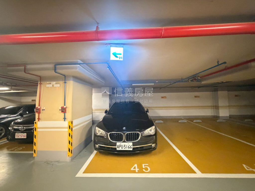 稀有Ａ棟太陽電梯兩房車位房屋室內格局與周邊環境